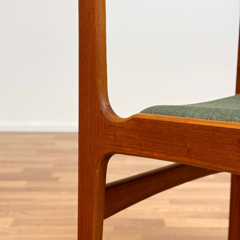 PRICE Set of 4 dining chairs in beech by Erik Buch, 1950s-60s, Denmark - Beyo Vintage