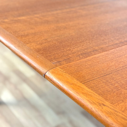 Round dining table in teak, model 62 by Sorö Stolefabrik, 1950s-60s, Denmark - Beyo Vintage