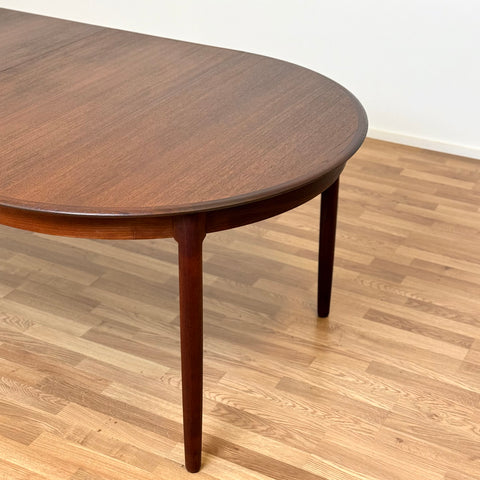 PRICE Round dining table in Santos rosewood by Torbjörn Afdal for Bruksbo, 1950s-60s, Norway - Beyo Vintage