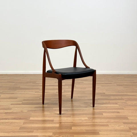 Set of 2 dining chairs in teak by Johannes Andersen for Uldum, 1950s-60s, Denmark - Beyo Vintage