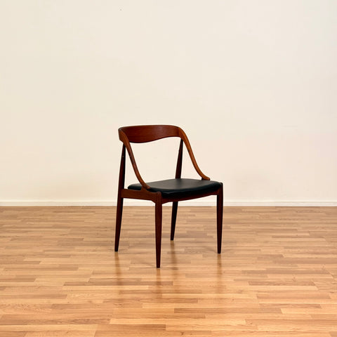 Set of 4 dining chairs in teak by Johannes Andersen for Uldum, 1950s-60s, Denmark