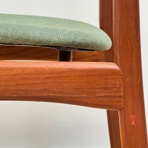 Set of 4 dining room chairs, Eric Buch - Beyo Vintage