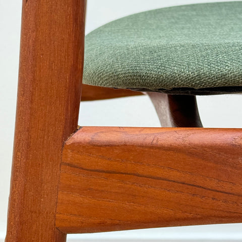 Set of 4 dining room chairs, Eric Buch - Beyo Vintage