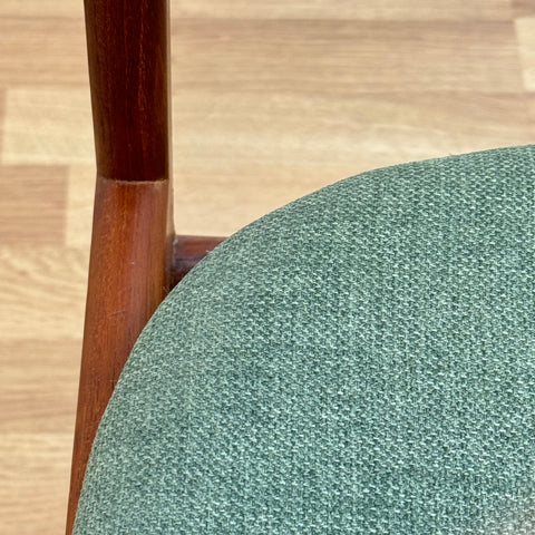 Set of 4 dining room chairs, Eric Buch - Beyo Vintage