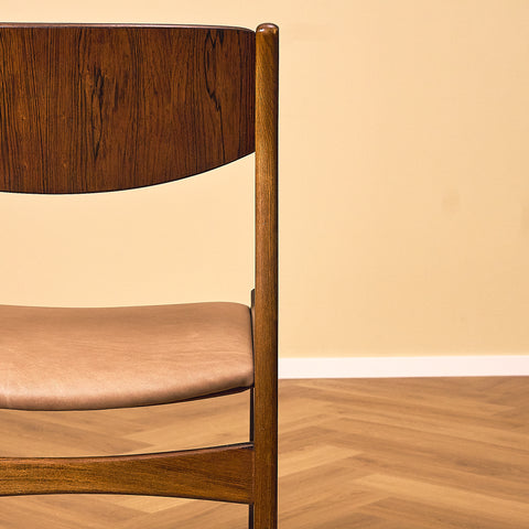 Sorø Stolefabrik Santos Rosewood Dining Chair with Light Brown Leather Seat, close-up of the backrest and seat