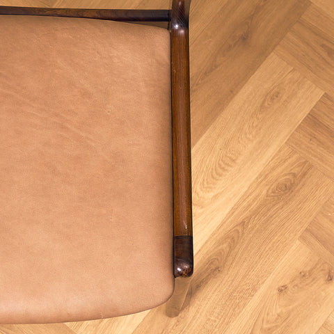 Sorø Stolefabrik Santos Rosewood Dining Chair with Light Brown Leather Seat, close-up of the seat