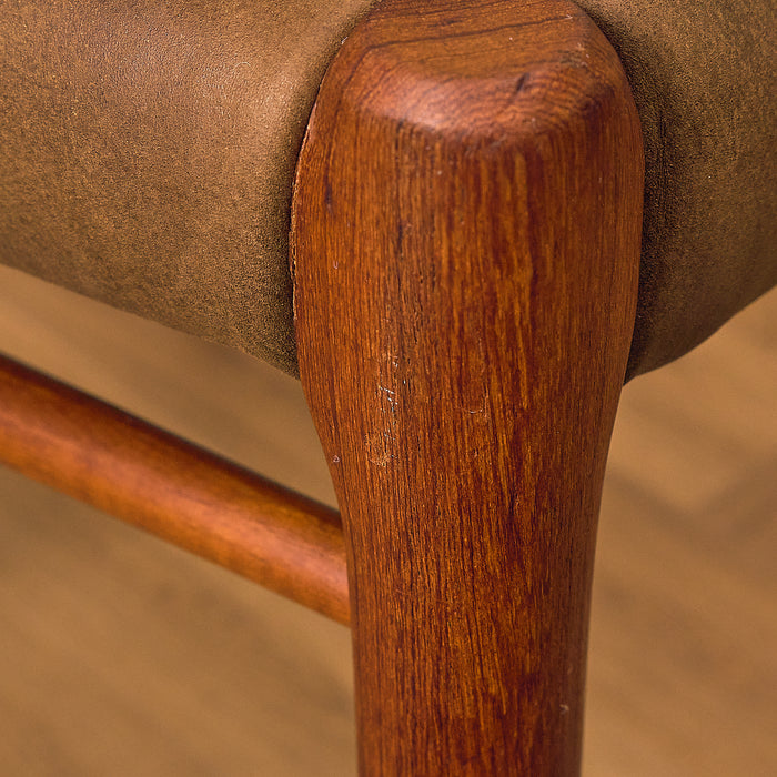 Niels O. Møller Model 75 Teak Dining Chair with Brown Leather Seat, condition detail 23