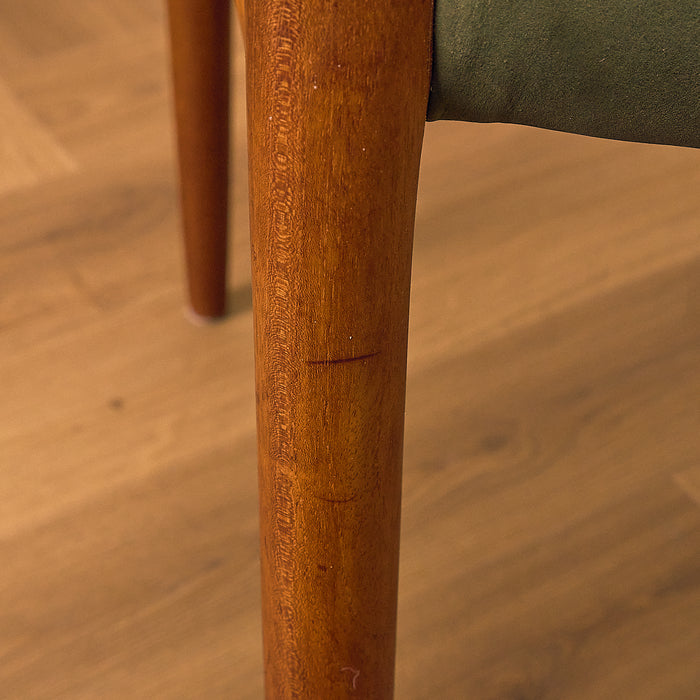 Niels O. Møller Model 75 Teak Dining Chair with Green Leather Seat, condition detail 10