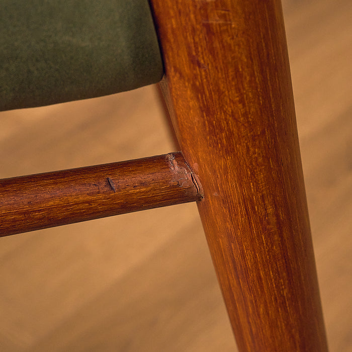 Niels O. Møller Model 75 Teak Dining Chair with Green Leather Seat, condition detail 15