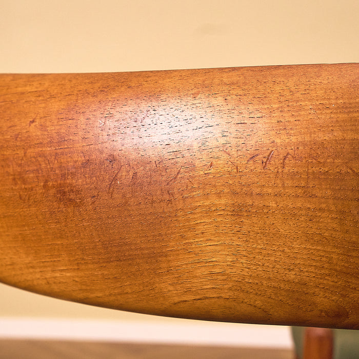 Niels O. Møller Model 75 Teak Dining Chair with Green Leather Seat, condition detail 16