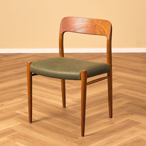 Niels O. Møller Model 75 Teak Dining Chair with Olive Green Leather Seat, three-quarter view