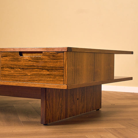 Torbjørn Afdal Santos Rosewood Coffee Table with Glass Display and Drawer, close-up of the drawer end