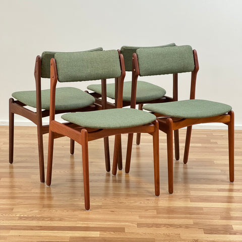 Set of 4 dining room chairs, Eric Buch - Beyo Vintage