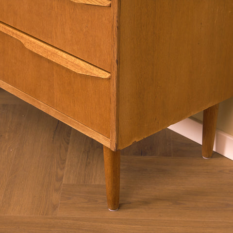 Danish chest of drawers in oak