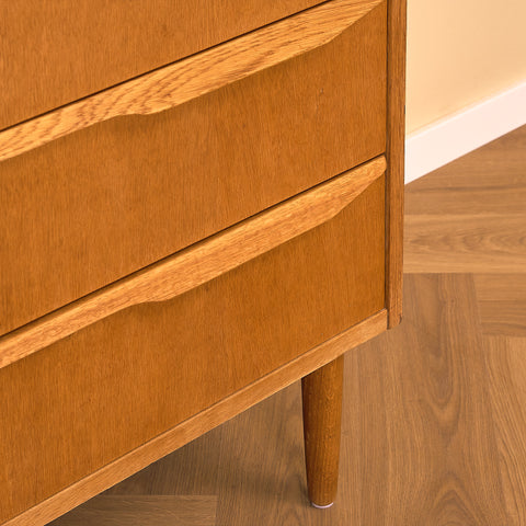 Danish chest of drawers in oak