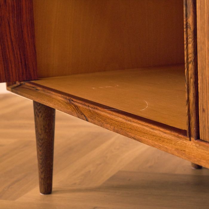 Danish Santos Rosewood Sideboard, close-up of the interior and leg