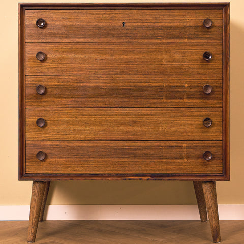 Danish Santos Rosewood Chest of Five Drawers, close-up of the drawer fronts in Santos rosewood