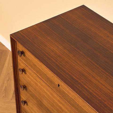 Danish Santos Rosewood Chest of Five Drawers, close-up of the top in Santos rosewood