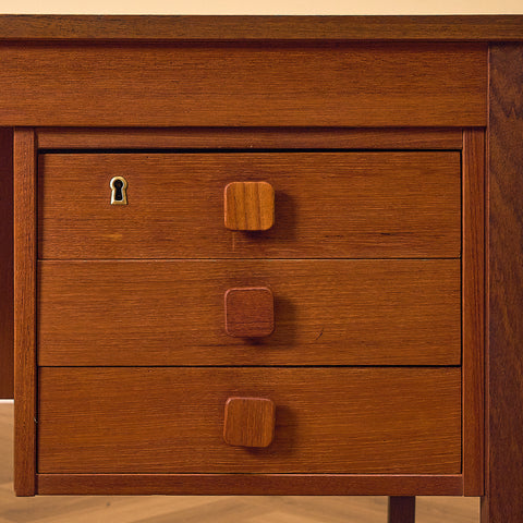 Domino Møbler Dark Teak Writing Desk with Six Drawers, close-up of the right drawers and lock