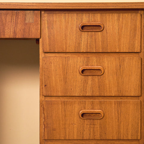 Teak Writing Desk with Tapered Legs, close-up of the drawers with recessed oval grips